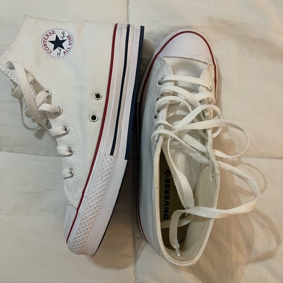 Chuck Taylor All Star White Converse - Picture 3 of 3